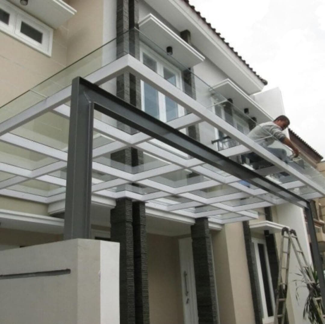 Kanopi Kaca Balkon Lantai Dua